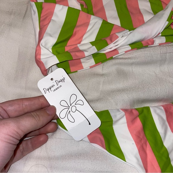 NWT Dippin’ Daisy’s Striped Bikini Size Medium - Picture 8 of 8